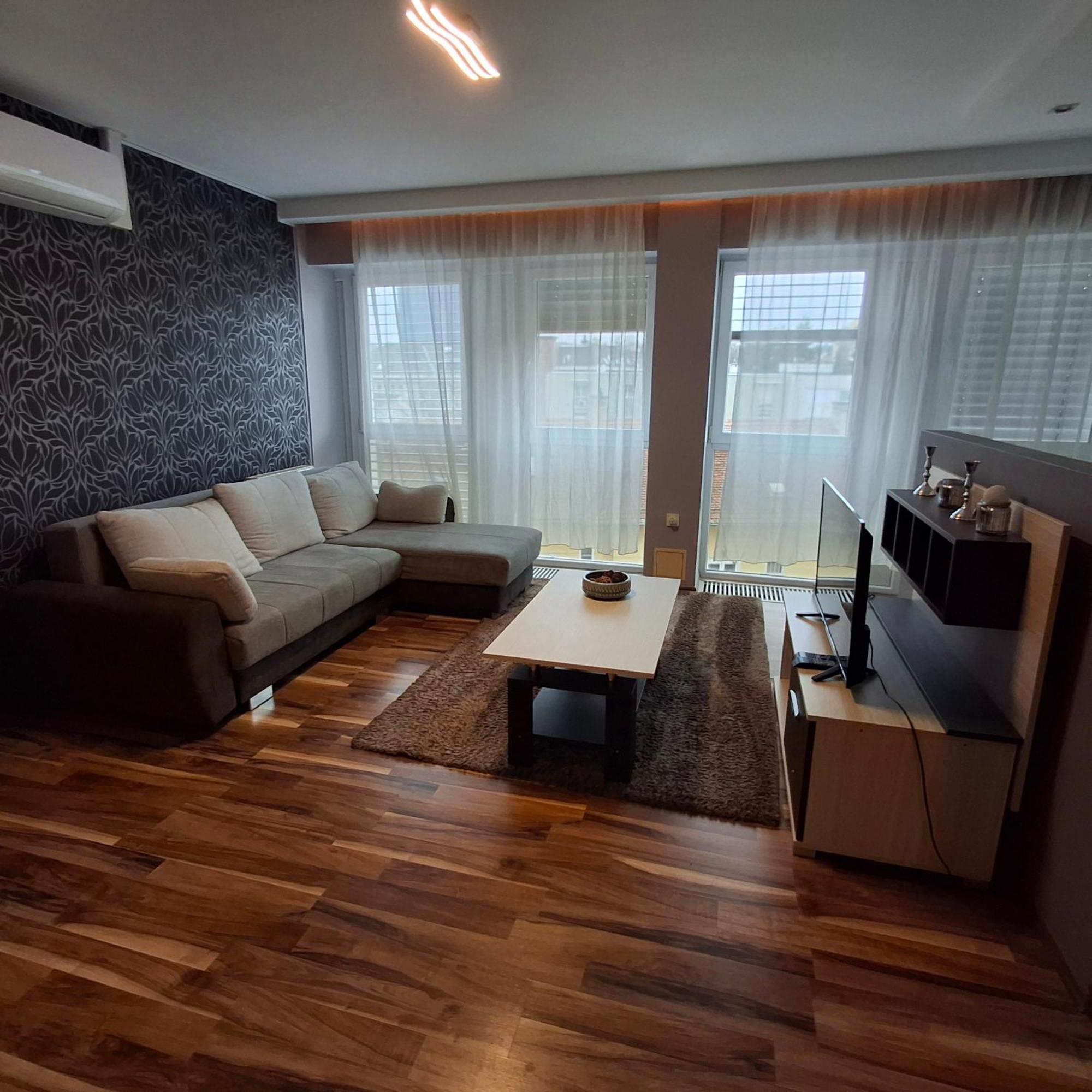 Unicorniselit Apartmanok エゲル エクステリア 写真